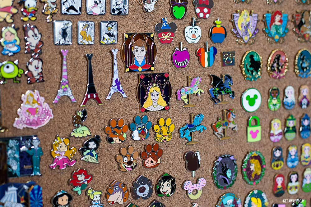 Disney Pin Collecting and Trading Board