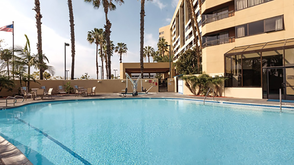 Embassy Suites Anaheim Orange Review Pool