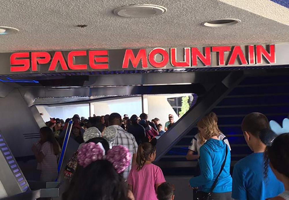 Space Mountain Line