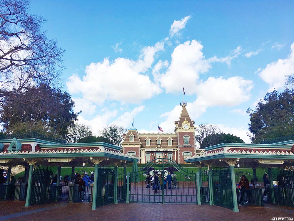 Disneyland MaxPass Entrance