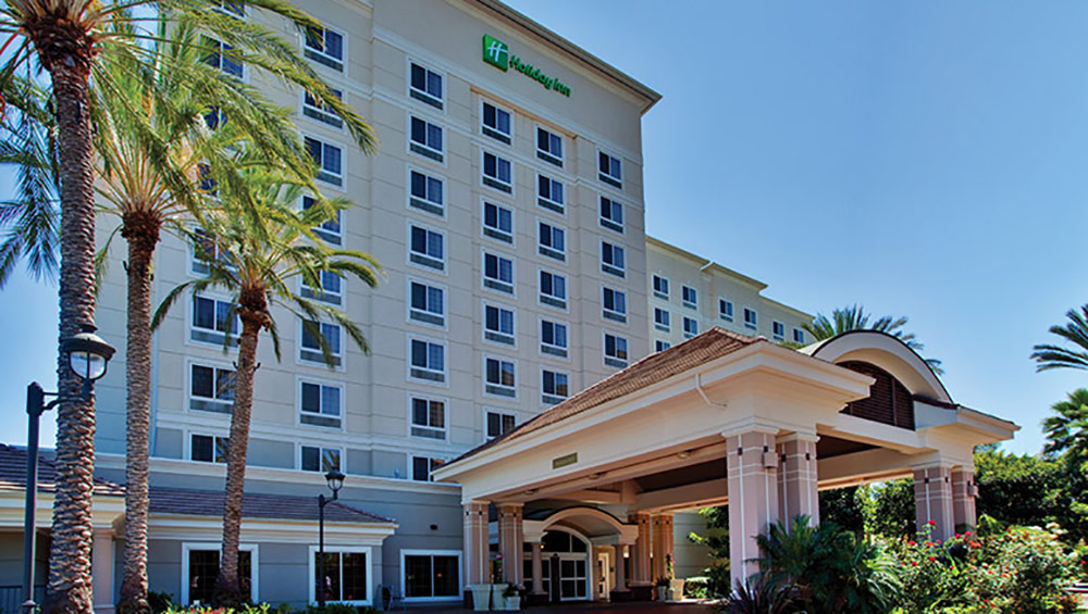 Holiday Inn Anaheim Resort Review Exterior