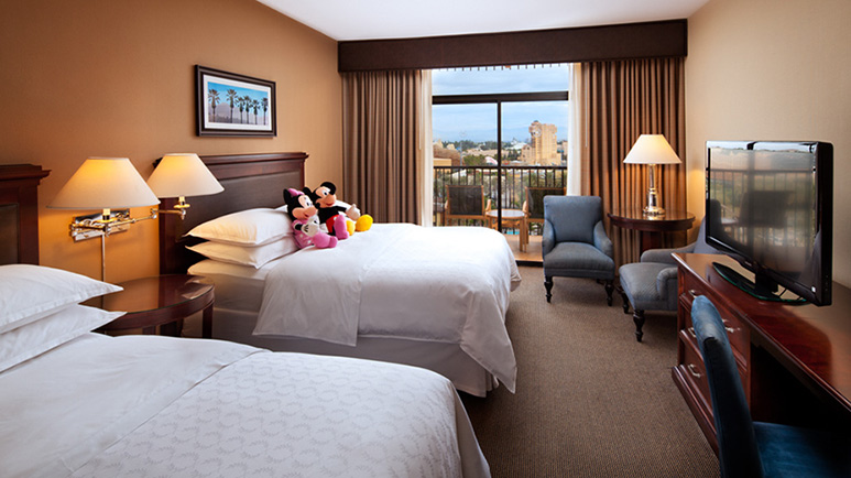 Sheraton Park Hotel at the Anaheim Resort Review Room with 2 Queen Beds
