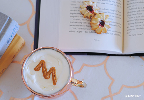 Harry Potter Butterbeer Served Warm with Cookies