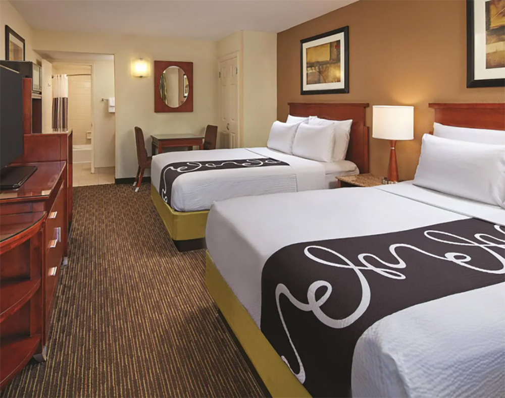 La Quinta Inn and Suites San Diego Review Room