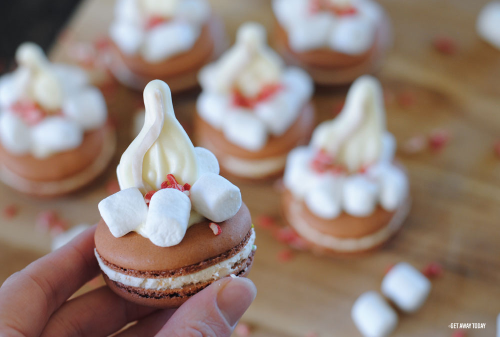 Hot Cocoa Marshmallow Macaron finished