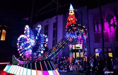10 Things to Look for at Paint the Night Parade Mickey
