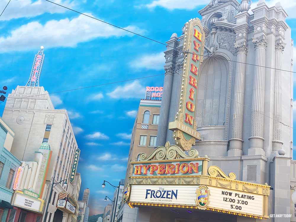 2018 Guide to Thanksgiving at Disneyland Frozen Live