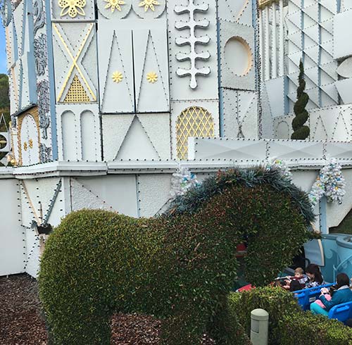 10 Fun Facts About It S A Small World In Disneyland 10 Fun Facts About It S A Small World In Disneyland