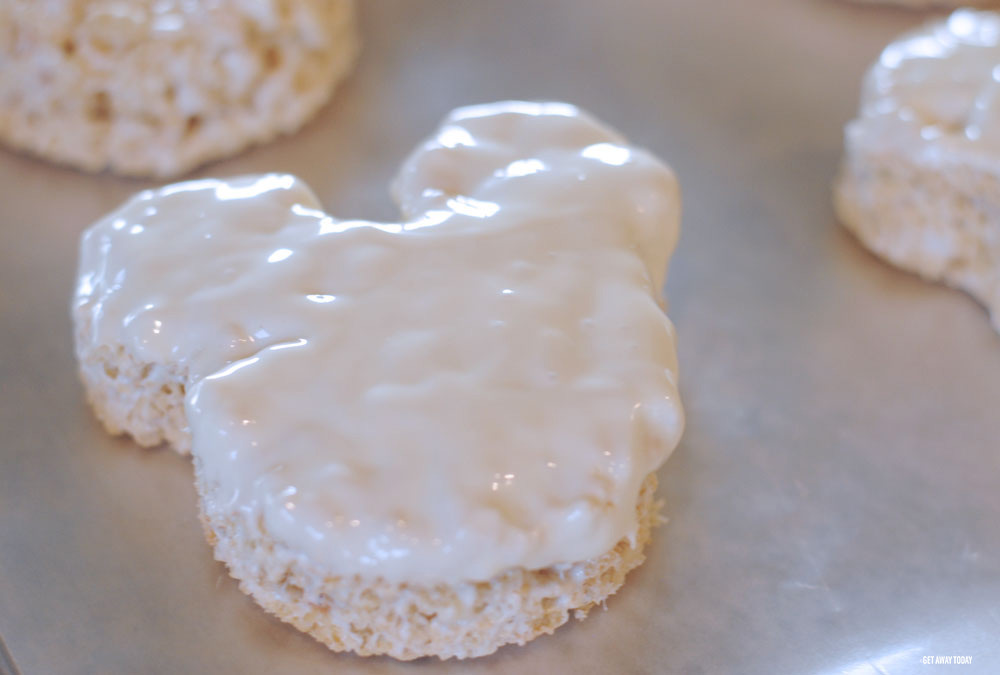 treat covered in white