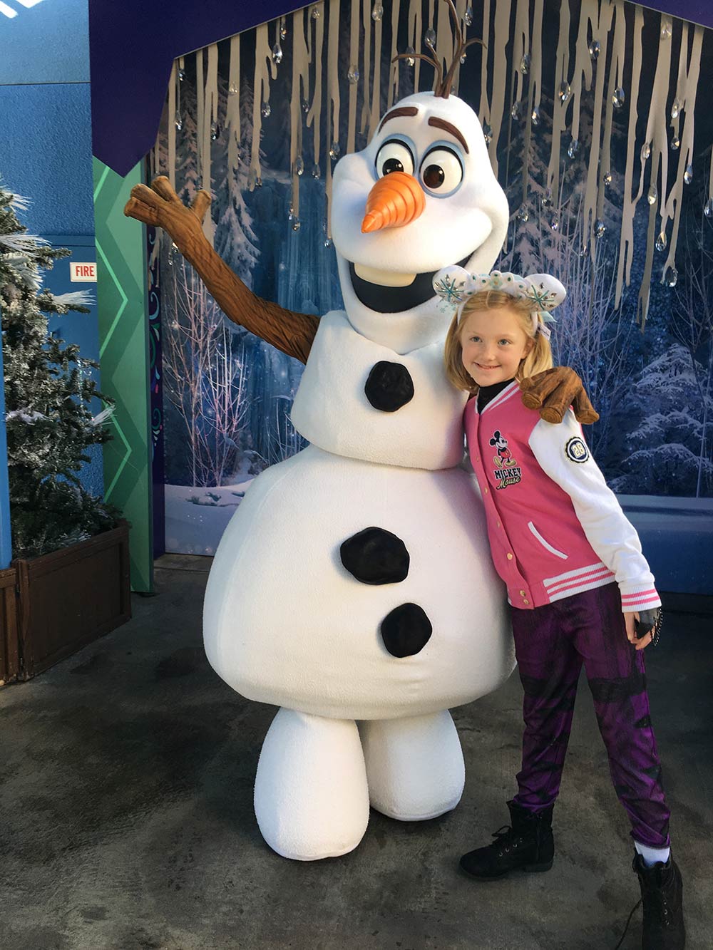 Disneyland Character Guide Olaf