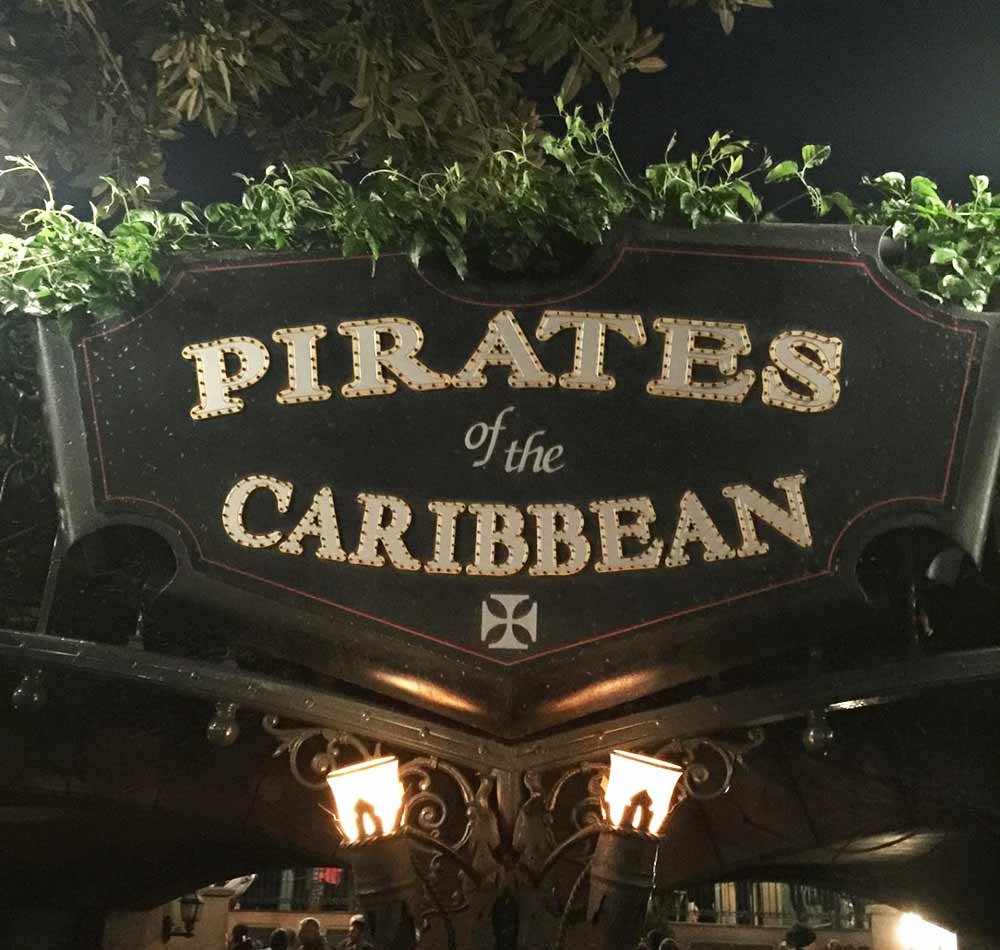 Disneyland vs Disney World Pirates of the Caribbean