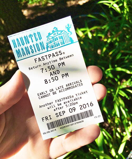 Christmas at Disneyland Haunted Mansion Fastpass