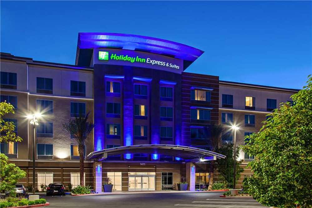 Holiday Inn Express Anaheim Exterior