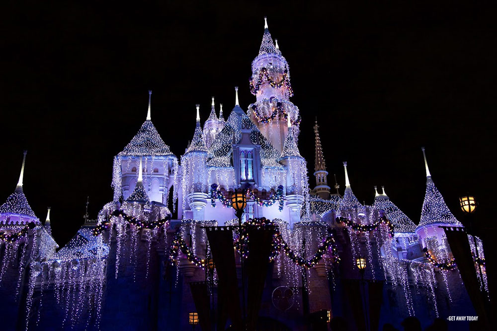 Holidays at Disneyland Resort 2018 Caslte