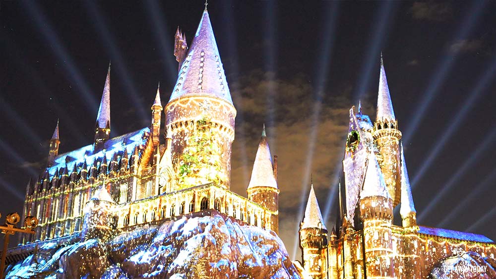 Holidays at Universal Studios Hollywood Hogwarts Castle Show