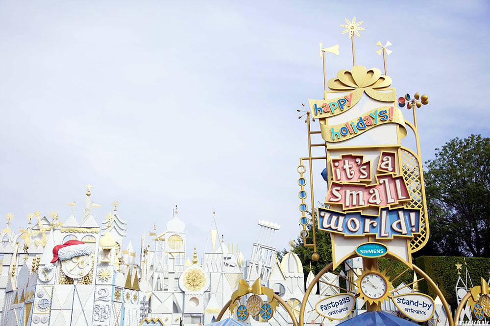 Holidays at the Disneyland Resort 2019 Small World