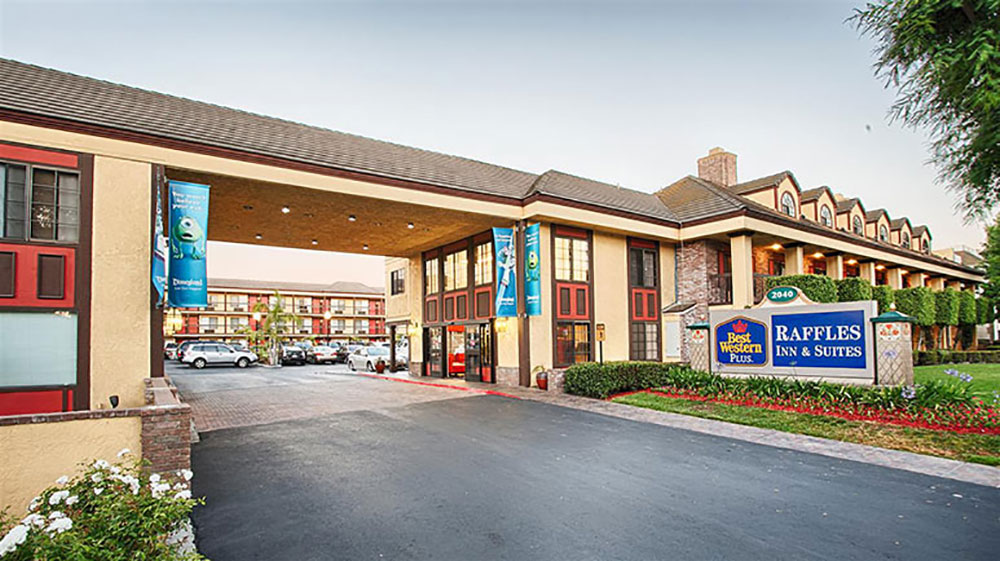 How to get the best deal for Star Wars Galaxys Edge Best Wester Plus Raffles Inn Suites