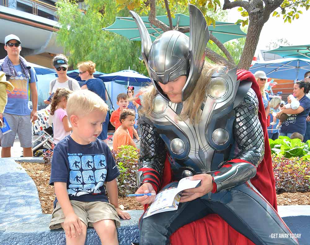 Kids Free Disneyland Character Autographs