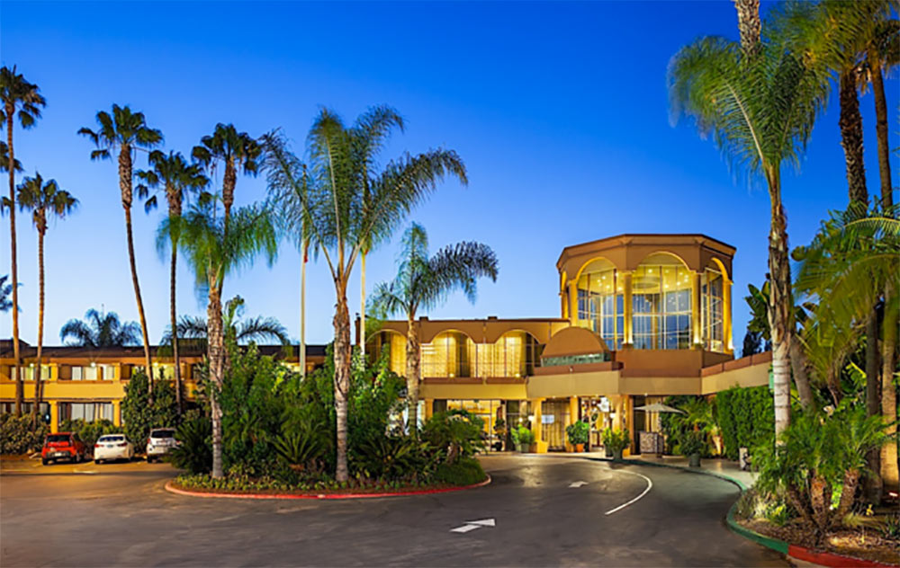 Kids Free October - Handlery Hotel Free Breakfast