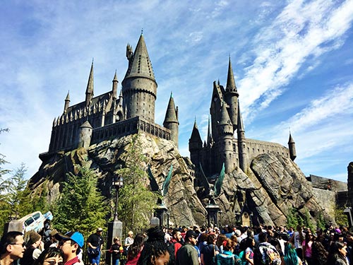 New at Universal Studios Hollywood 2017 Nightime Lights Hogwarts Castle