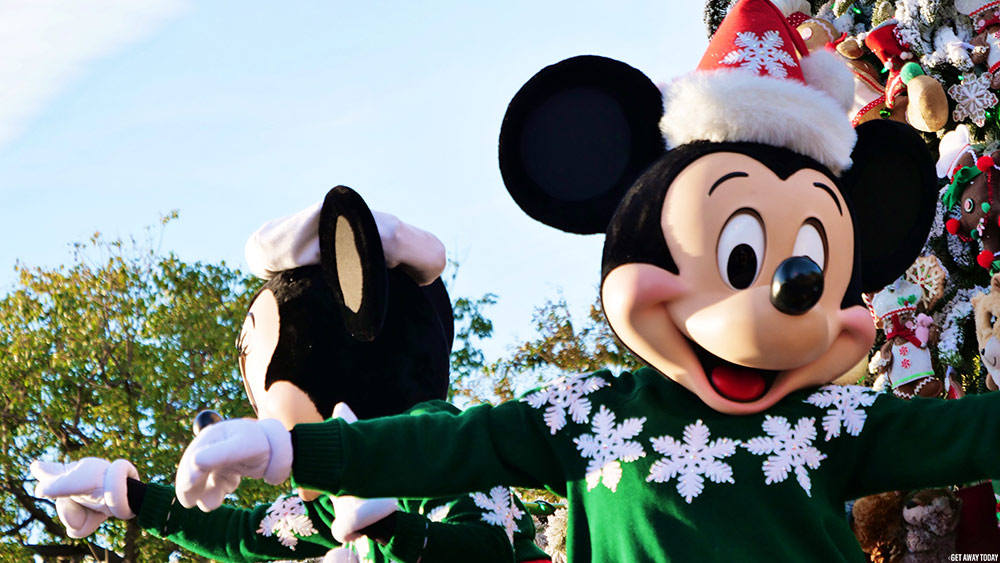 Holiday Mickey Minnie Parade Disneyland