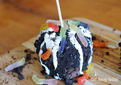 Disneyland Halloween Apples with Dirt and Worms