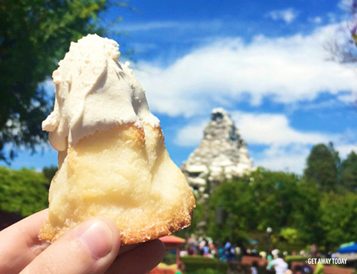 Disneyland Matterhorn Macaroon