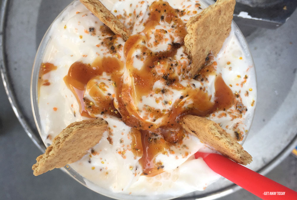 Disneyland Pumpkin Spice Shake flows