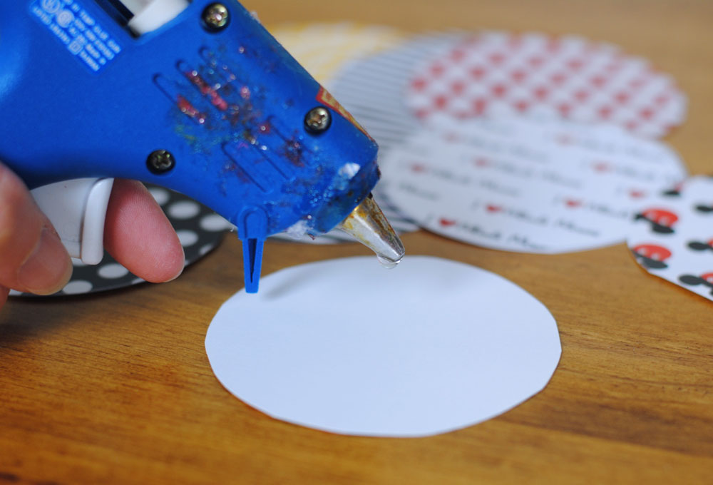 Disney Vacation Surprise Glue Dot