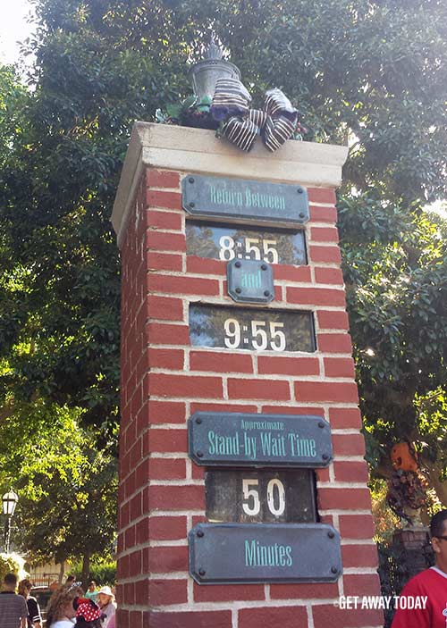 Theme Park Line Games Wait Times at Disneyland