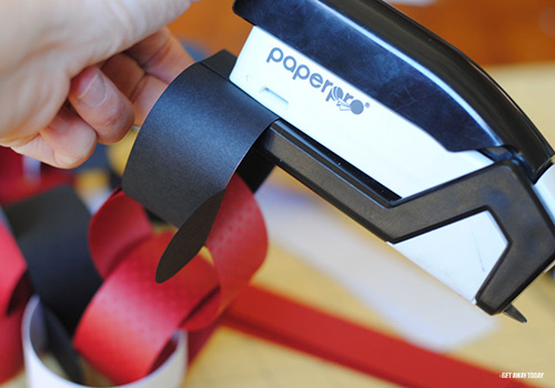 Mickey Mouse Holiday Countdown Chain Staple