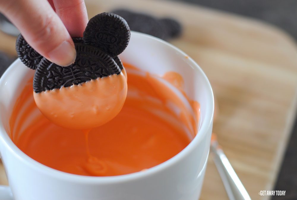 Minnie Mouse Oreo Cookies Dipped