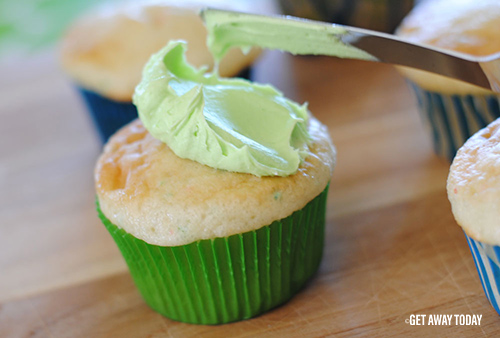 Toy Story Alien Cupcakes Frost